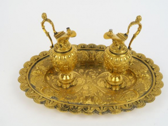 Vente aux enchères (Assorti au numéro 162) Paire de burettes et leur plateau fin XIXème e