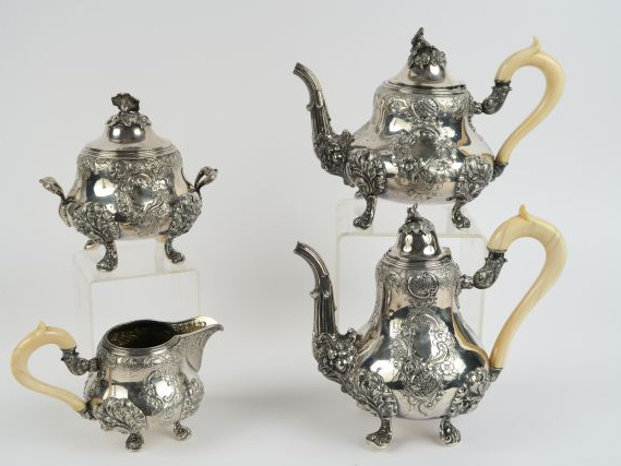 Service à café et à thé Napoléon III quatre pièces de style Louis XV e