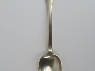 Cuillère à ragout en argent, poinçon Minerve, modèle uniplat. 128 g