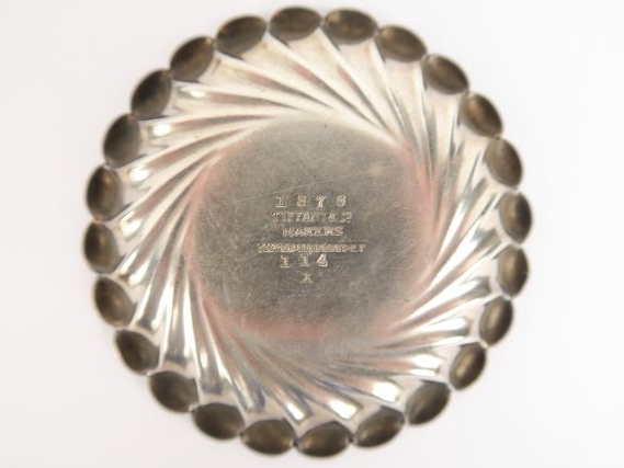 Tiffany, 6 coupelles en argent à décor de côtes torses. 215 g