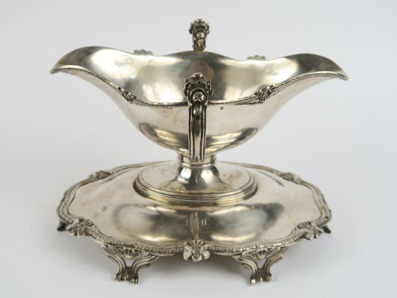 Grande saucière Napoléon III de style Louis XV en argent, poinçon Mine