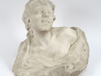 Vente aux enchères DEVAUX.  "Portrait de femme".  Sculpture en marbre blanc. Signée.  H. 