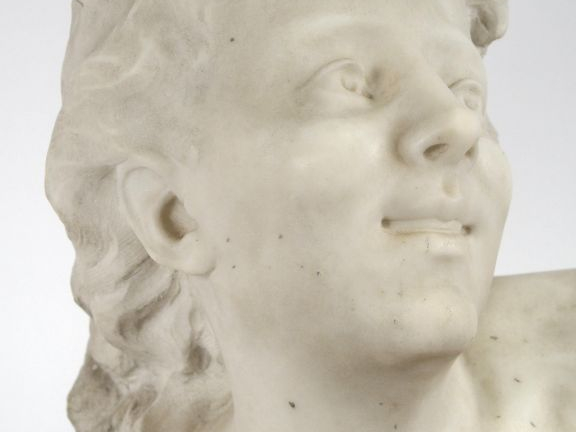 DEVAUX.  "Portrait de femme".  Sculpture en marbre blanc. Signée.  H. 
