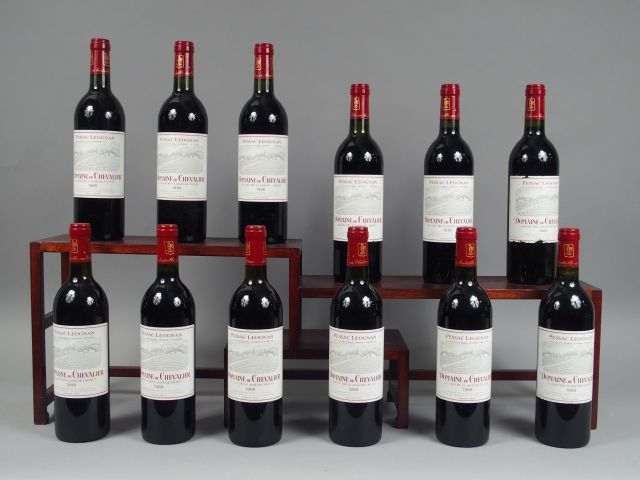 12 BOUTEILLES DOMAINE DE CHEVALIER GC GRAVES - 1986 - CBO - 3 BG/1 ELA