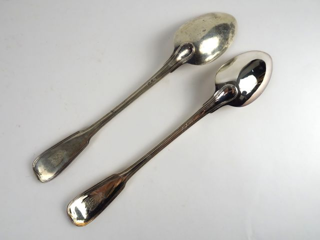 Paire de cuillères à ragout en argent, poinçon au coq, modèle à filet 