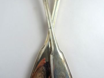 Paire de cuillères à ragout en argent, poinçon au coq, modèle à filet 