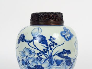 Pot à gingembre en porcelaine blanc bleu à décor d'échassier, de marti