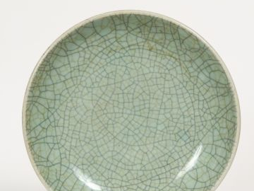 Coupe en porcelaine craquelée céladon type Gu. Chine vers 1900 Diam. 2