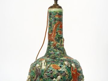 Vase bouteille à long col en porcelaine de style famille verte, décor 