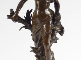A. GAUDEZ "Ondine".  Sculpture en bronze à patine brune.  Signée.  H. 