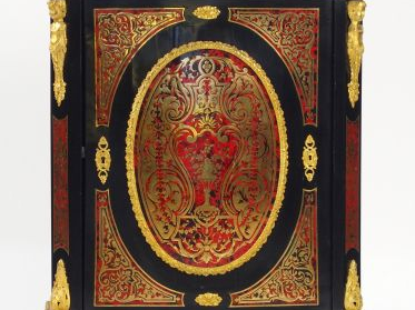 Meuble d'appui Napoléon III en marqueterie Boule, dessus marbre blanc