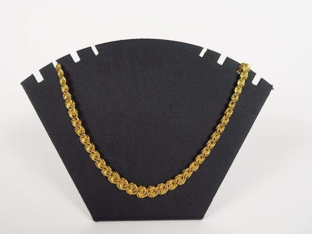 Collier en or, maille torsadée. Poids : 12.2 g