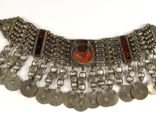 Bracelet de cheville Afrique du Nord en argent ou métal, et plaques de