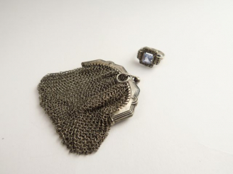 Vente aux enchères Porte-monnaie en argent, et bague monture argent, pierre fantaisie. Po