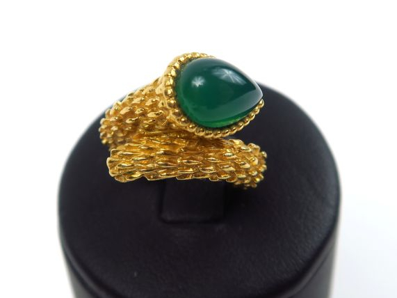 BOUCHERON. Bague modèle 'serpent bohème', monture en or ornée d'un chr