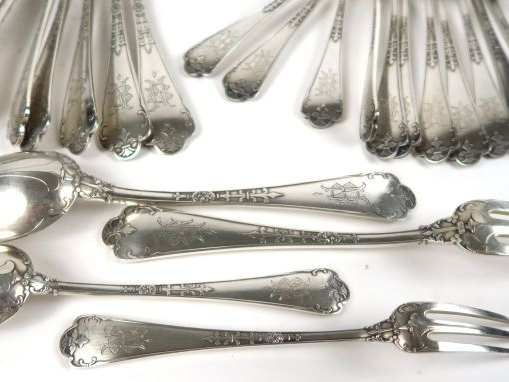 Partie de ménagère en argent, poinçon Minerve, à décor de style Haute 