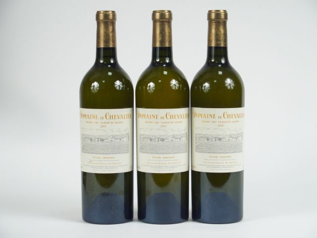 3 BOUTEILLES DOMAINE DE CHEVALIER BLANC GCC GRAVES - 2001