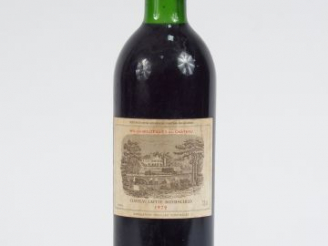 Vente aux enchères 1 BOUTEILLE CHÂTEAU LAFITE ROTHSCHILD 1er GCC PAUILLAC - 1972 - BG/ETL