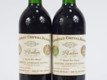 2 BOUTEILLES CHÂTEAU CHEVAL BLANC 1er GCC ST EMILION - 1973 - 1 ELT