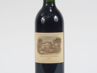 Vente aux enchères 1 BOUTEILLE CHÂTEAU LAFITE ROTHSCHILD 1er GCC PAUILLAC - 1985
