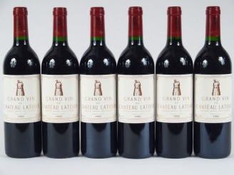 Vente aux enchères 6 BOUTEILLES CHÂTEAU LATOUR 1er GCC PAUILLAC - 1992