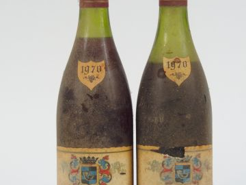 2 BOUTEILLES GEVREY CHAMBERTIN R. DE FOULANGES - 1970 - 1 à 3 CM/1 à 6
