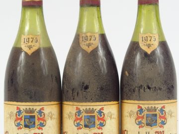 3 BOUTEILLES CHAMBOLLE MUSIGNY R. DE FOULANGES - 1975 - 4 CM/5 CM/5,5 