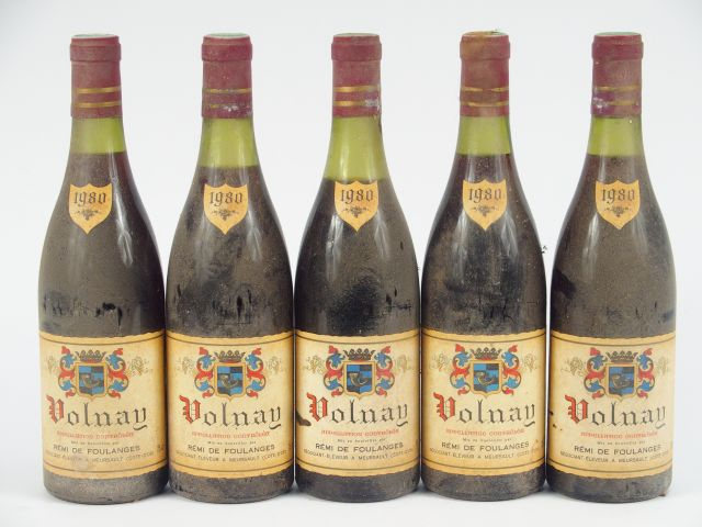 5 BOUTEILLES VOLNAY R. DE FOULANGES - 1980 - 1 à 2 CM/1 à 4 CM/3 à 3 C