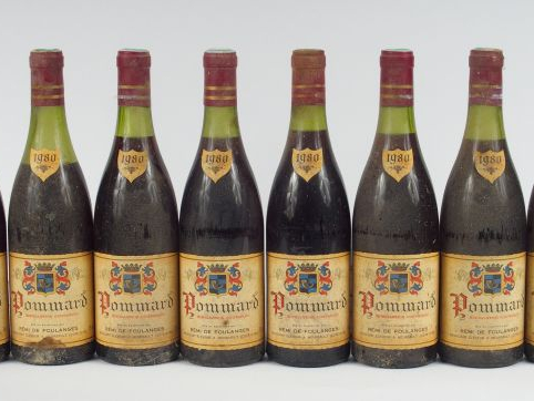 8 BOUTEILLES POMMARD R. DE FOULANGES - 1980 - 7 à 3 CM/1 à 5,5 CM/BS