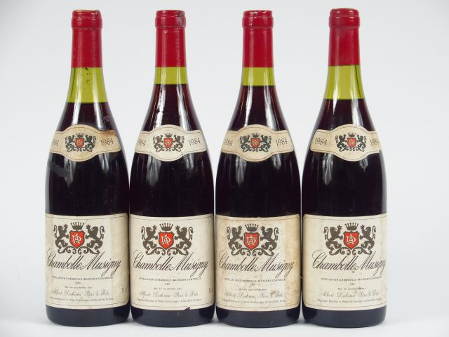 4 BOUTEILLES CHAMBOLLE MUSIGNY A. DABRUN - 1984 - 2 à 2 CM/2 à 3 CM/ET
