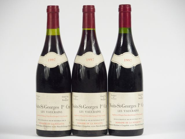 3 BOUTEILLES NUITS ST GEORGES 1er CRU 'LES VAUCRAINS' DOMAINE DE LA PO