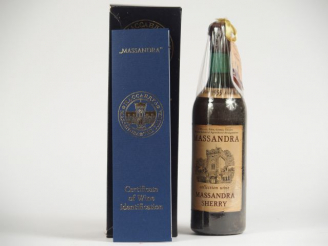 Vente aux enchères 1 BOUTEILLE MASSANDRA VIN DE CRIMEE COLLECTION WINE LIVADIA WHITE MUSC