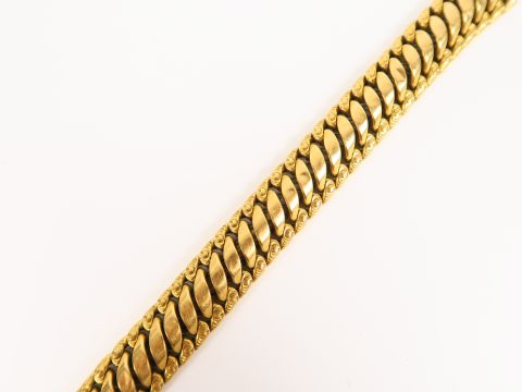 Bracelet gourmette en or.  48 g