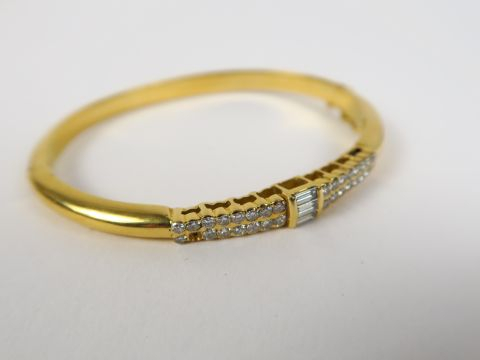 Bracelet jonc en or et brillants.  20 g