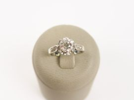 Bague solitaire or et diamant taille ancienne.  3 g