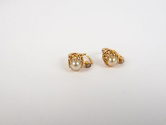 Vente aux enchères Paire de boucles d'oreilles en or et perles