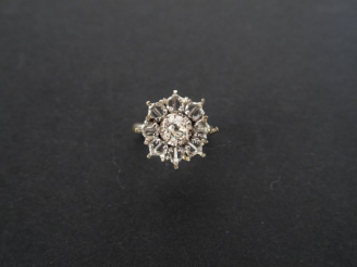 Vente aux enchères Monture de bague en or jaune 9K ornée en son centre d'un diamant taill