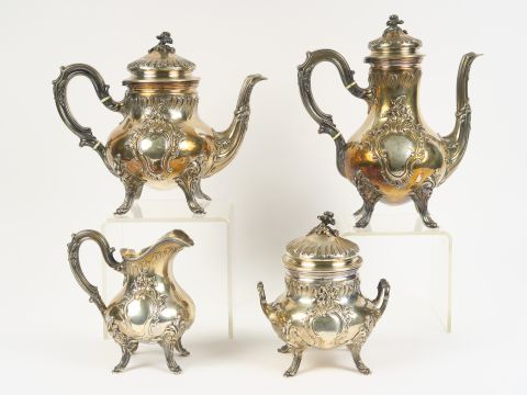 Service à thé et à café quatre pièces de style rocaille en argent, poi
