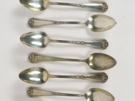 12 petites cuillères en argent de style Louis XVI, poinçon Minerve. (u