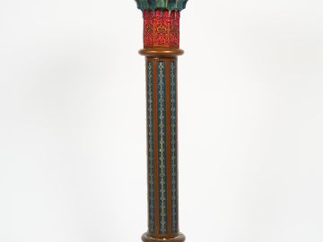 Sellette en stuc polychrome de style Afrique du Nord H.