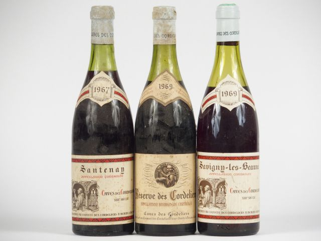 3 BOUTEILLES CAVE DES CORDELIERS : 1 SAVIGNY LES BEAUNE 1969 5,5 CM - 