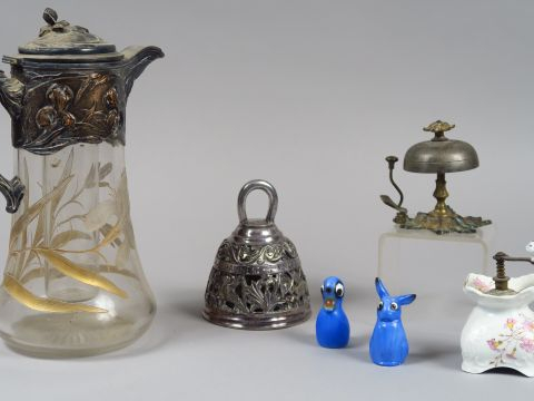 Carafe à jus de fruit de style Art Nouveau  sonnette de table Napoléon