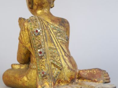 Sculpture thaï en bois doré « Moine en prière » H. : 25 cm