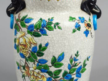 Jean Vieillard à Bordeaux, vase en céramique à décor d’émaux polychrom