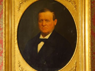 Ecole française XIX ème « Portrait d’homme en habit noir » Huile sur t