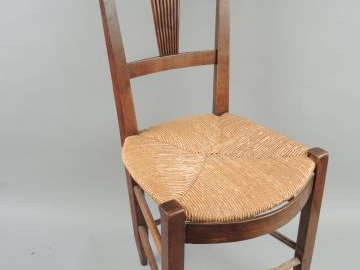 	Paire de fauteuils paillés de style Directoire, dossier ajouré à gerb