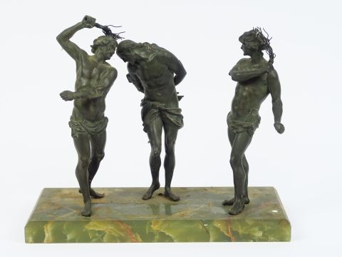Groupe XIXème en bronze "La flagélation du Christ", socle en onyx.  Di