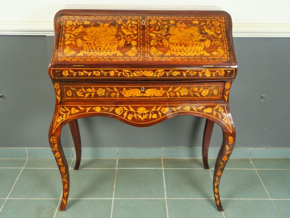 Bureau de pente en marqueterie