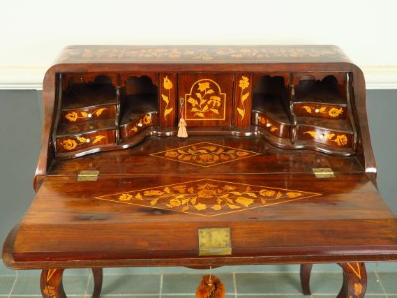 Bureau de pente en marqueterie