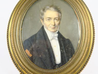 Miniature XIXème sur ivoire dans un cadre médaillon en bronze 'Portrai